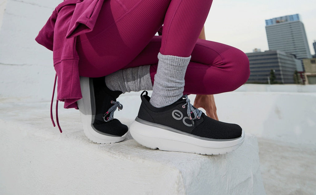 Women's OOmy Stride - White Black