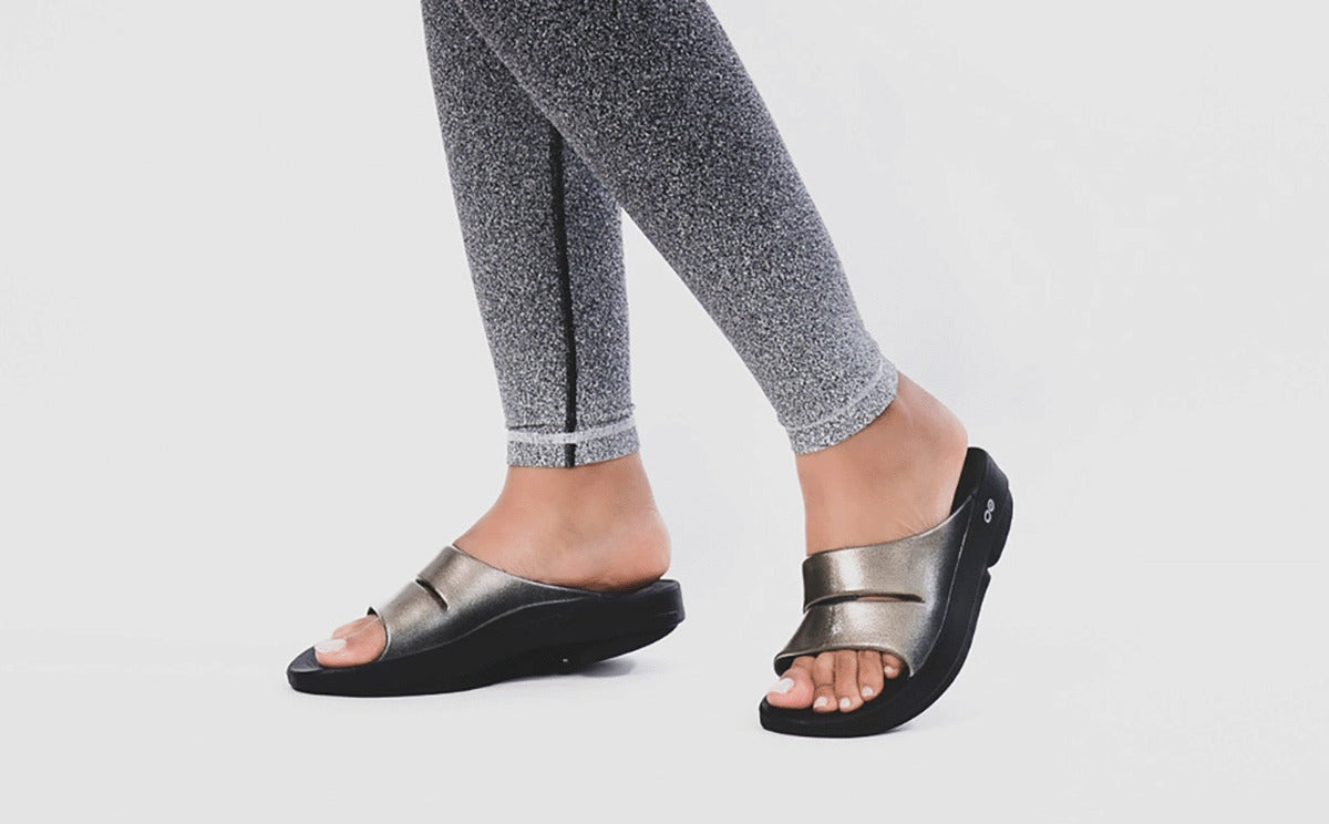 Women's OOahh Luxe Slide Sandal - Latte